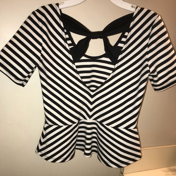 Black and white striped shirt - Picture 2 of 2